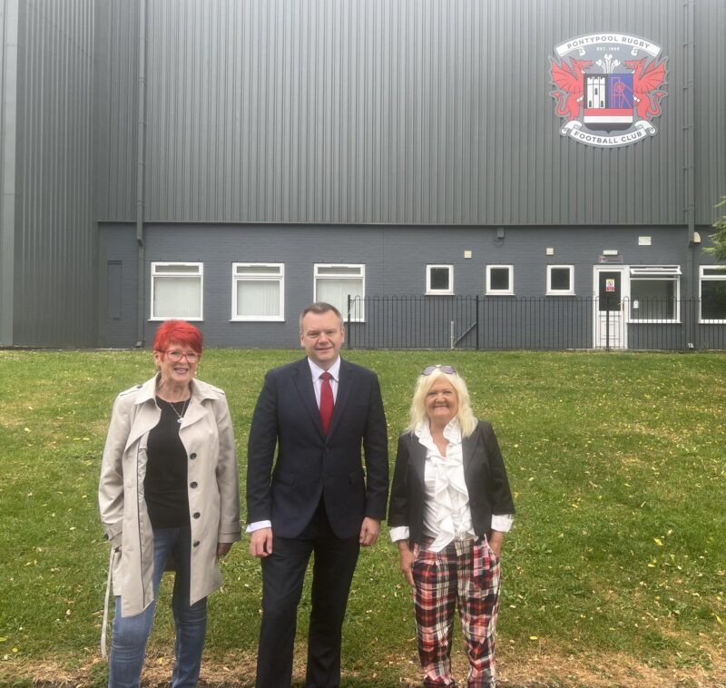 Nick Thomas-Symonds supporting Pontypool Park with Cllr Caroline Price (left) and Gaynor James (right)