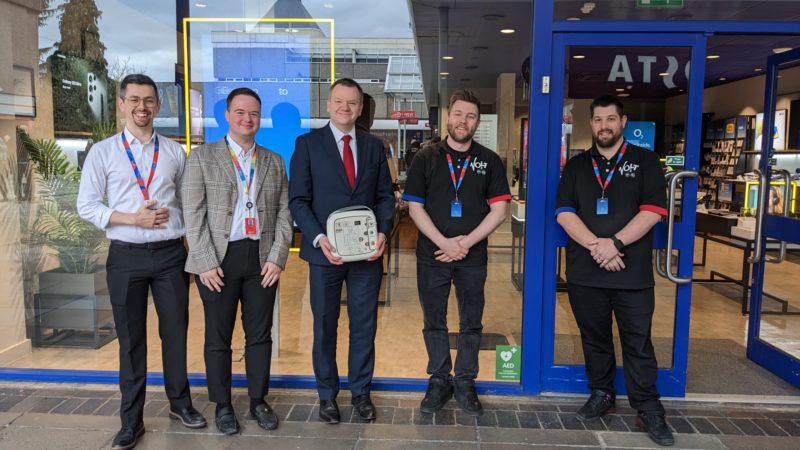 Nick Thomas-Symonds MP visiting the O2 Store